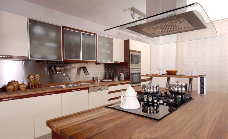 Limpie la cocina moderna imágenes de archivo libres de regalías Limpie la cocina moderna imágenes de archivo libres de regalías