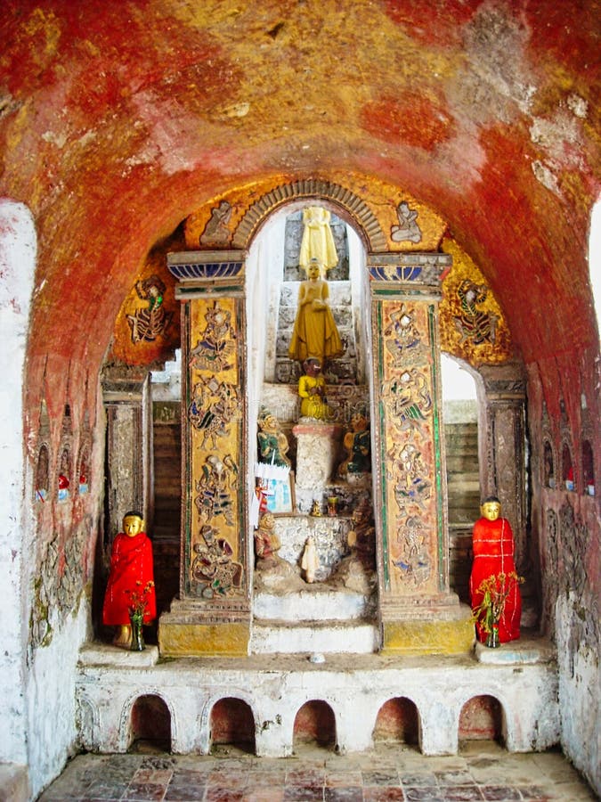 una estatua de Buda en Vietnam imagen de archivo una estatua de Buda en Vietnam imagen de archivo