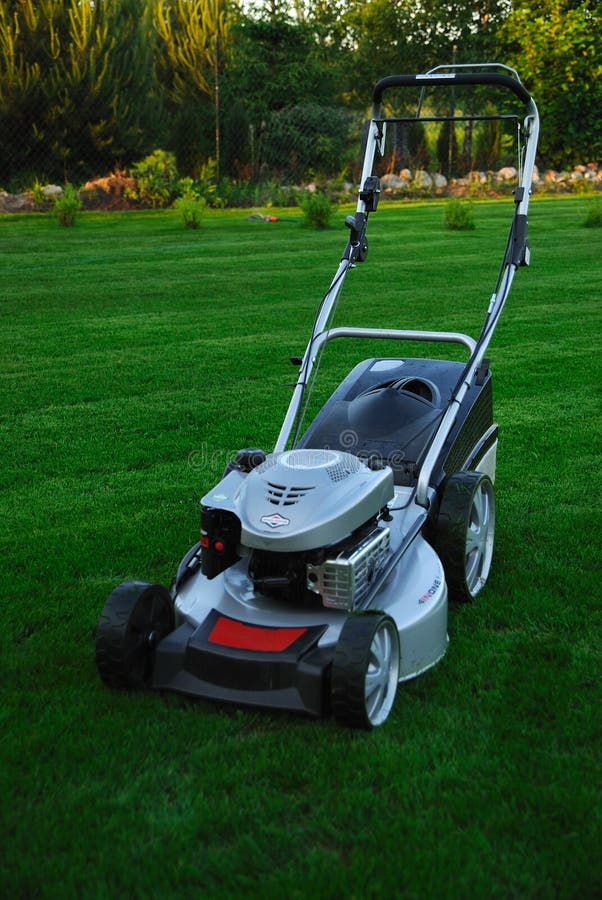 Un tosaerba immagini stock libere da diritti