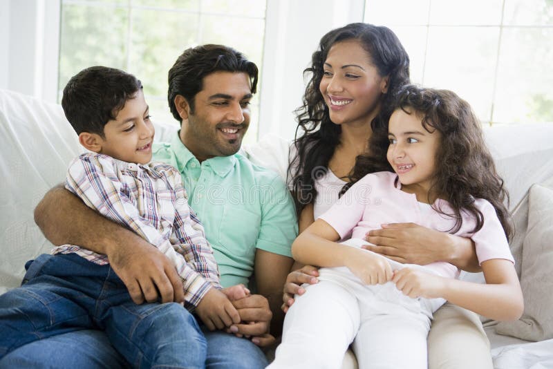 Una familia de Oriente Medio imágenes de archivo libres de regalías Una familia de Oriente Medio imágenes de archivo libres de regalías