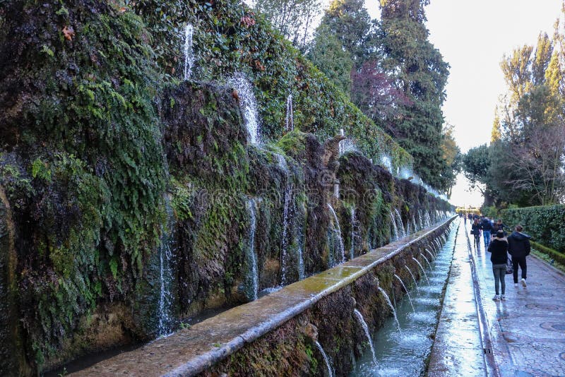 Una fontana nel ` Este di Villad immagine stock Una fontana nel ` Este di Villad immagine stock
