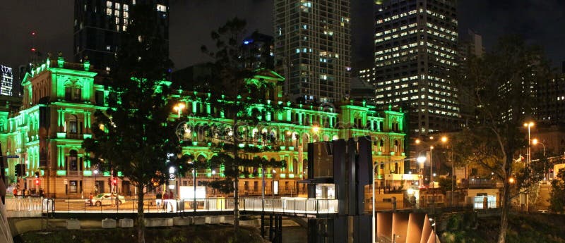 Una noche hermosa de diciembre en Brisbane, Australia fotografía de archivo libre de regalías Una noche hermosa de diciembre en Brisbane, Australia fotografía de archivo libre de regalías