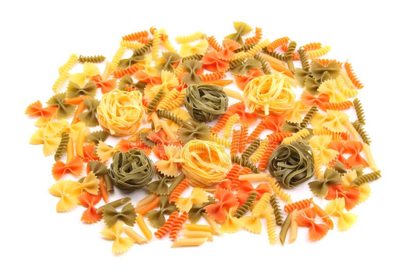 Una pasta differente in tre colori. immagine stock Una pasta differente in tre colori. immagine stock