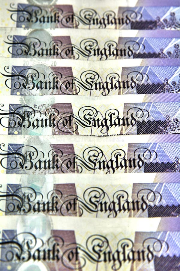 Una pila de billetes de banco de las libras británicas fotografía de archivo Una pila de billetes de banco de las libras británicas fotografía de archivo