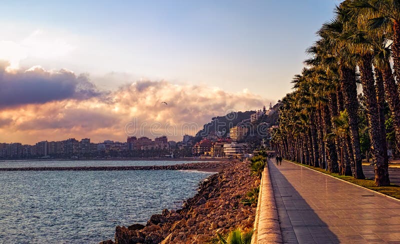 Una 'promenade' cerca de la playa de Malagueta fotografía de archivo Una 'promenade' cerca de la playa de Malagueta fotografía de archivo