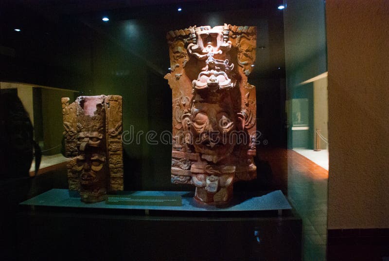 Una scultura maya antica Esposizione del museo in Palenque Il Chiapas, Messico immagine stock Una scultura maya antica Esposizione del museo in Palenque Il Chiapas, Messico immagine stock