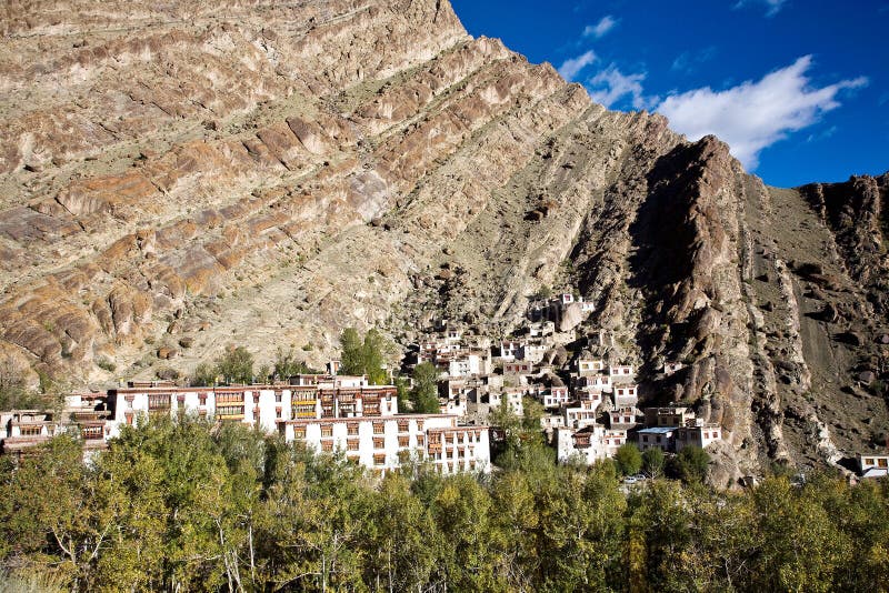 Una vista aerea del monastero di Hemis, Leh-Ladakh, il Jammu e Kashmir, India fotografie stock libere da diritti Una vista aerea del monastero di Hemis, Leh-Ladakh, il Jammu e Kashmir, India fotografie stock libere da diritti