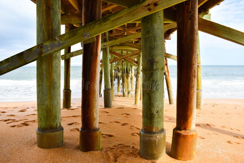 Under den Flagler strandpir i Florida arkivbild Under den Flagler strandpir i Florida arkivbild
