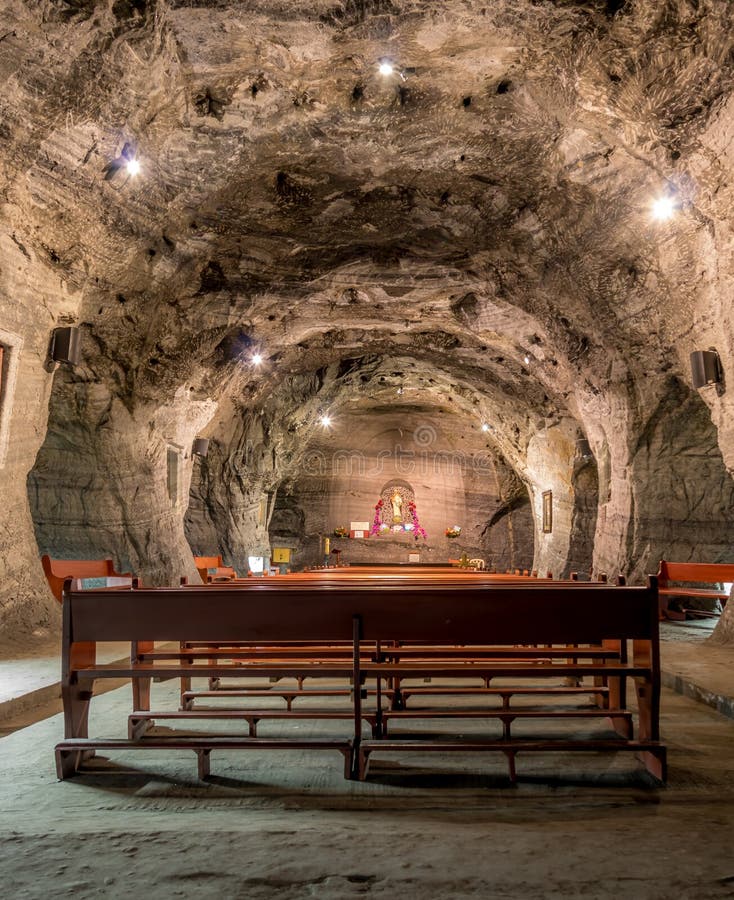 Underjordiskt kapell i den salta minen - Zipaquira, Colombia royaltyfri bild Underjordiskt kapell i den salta minen - Zipaquira, Colombia royaltyfri bild