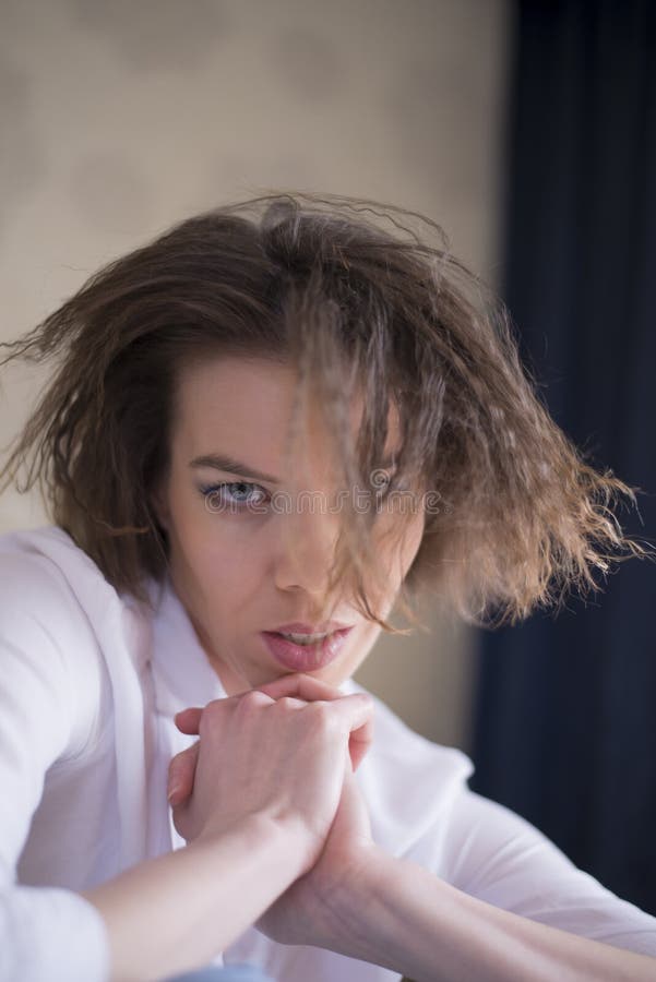 Une beauté féminine moderne image libre de droits Une beauté féminine moderne image libre de droits