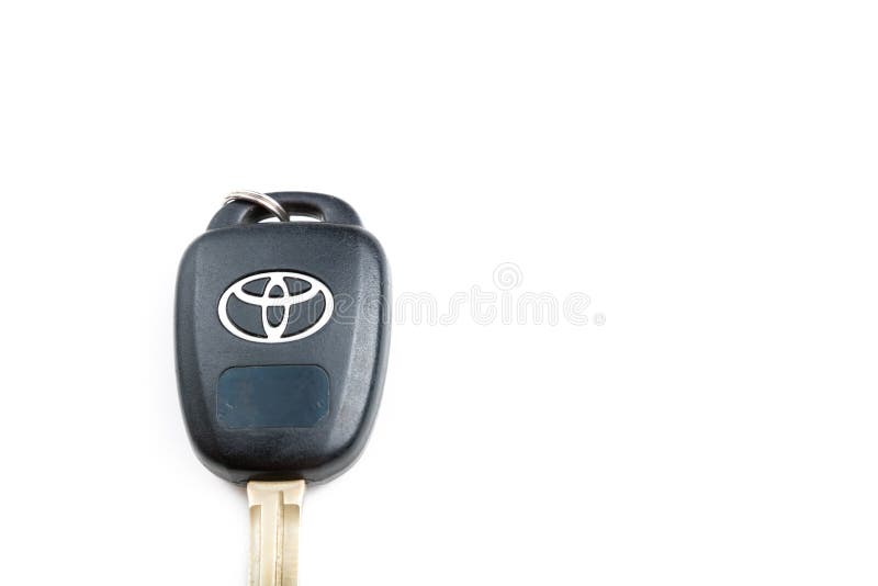 Une clé de voiture de Toyota est isolée sur un fond blanc montrant clairement le symbole de Toyota Fin vers le haut photo stock Une clé de voiture de Toyota est isolée sur un fond blanc montrant clairement le symbole de Toyota Fin vers le haut photo stock