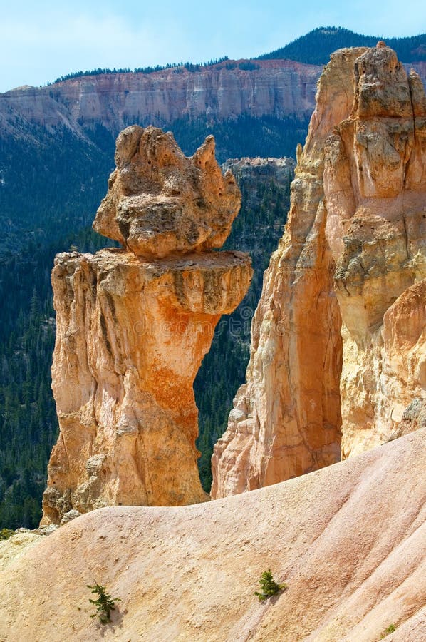Une formation géologique simple comme vu du point d'inspiration en Bryce Canyon National Park photo stock Une formation géologique simple comme vu du point d'inspiration en Bryce Canyon National Park photo stock
