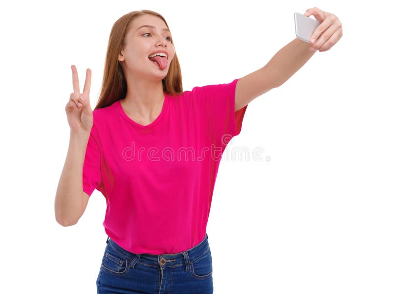 Jeune Fille Fait Le Selfie Et Coller Sa Langue Et Deux Doigts D'isolement Image stock - Image du caucasien, fille: 104271323