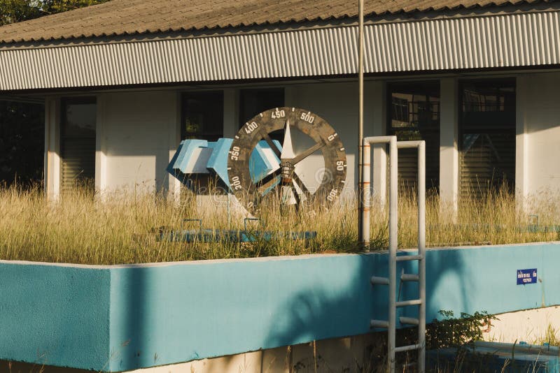 Une roue de niveau d'eau d'échelle image libre de droits Une roue de niveau d'eau d'échelle image libre de droits