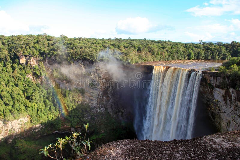 Une vue des chutes de Kaieteur, Guyane La cascade est l'une des cascades les plus belles et les plus majestueuses au monde, images libres de droits Une vue des chutes de Kaieteur, Guyane La cascade est l'une des cascades les plus belles et les plus majestueuses au monde, images libres de droits