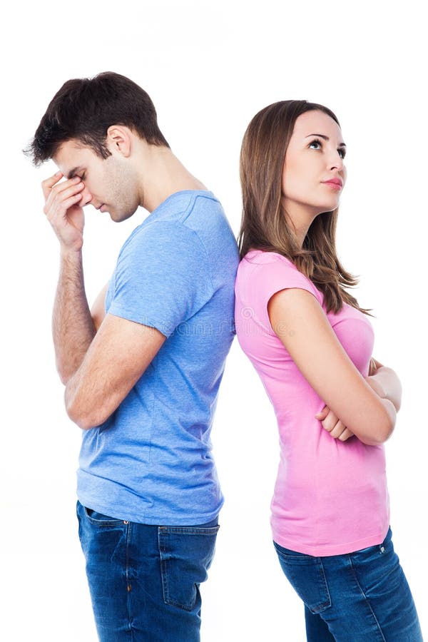 Unglückliche Paare, die zurück zu Rückseite stehen lizenzfreie stockfotografie