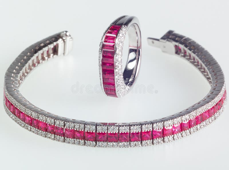 Luxury Crystal Heart Charm Bracelet | Top Tier Style