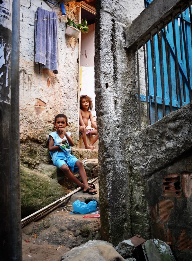 cultural tourism and social media: exploration or exploitation ?  - Page 4 Unidentified-children-favela-rocinha-rio-de-janeiro-brazil-feb-largest-brazi-people-live-making-35443602