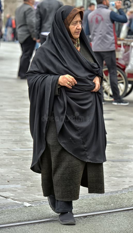 Unidentified Turkish Women in Traditional Islamic Clothing on the Streets  of the City Editorial Stock Photo - Image of east, city: 113289988