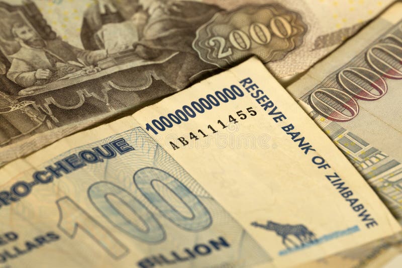 Uniek hyperinflation van Zimbabwe Bankbiljet honderd miljard Dollars in het Detail, 2008 royalty-vrije stock afbeelding Uniek hyperinflation van Zimbabwe Bankbiljet honderd miljard Dollars in het Detail, 2008 royalty-vrije stock afbeelding