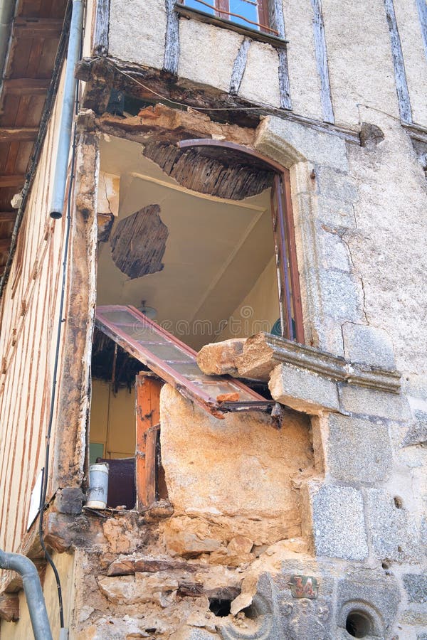 Uninhabitable house stock photo. Image of facade, chip 238007742