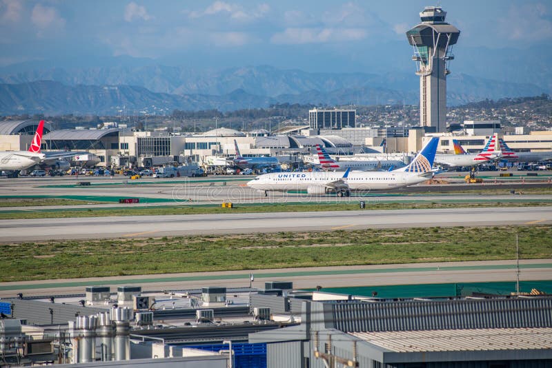 A United Airlines Jet Takes Off at Los Angeles International Airport ...