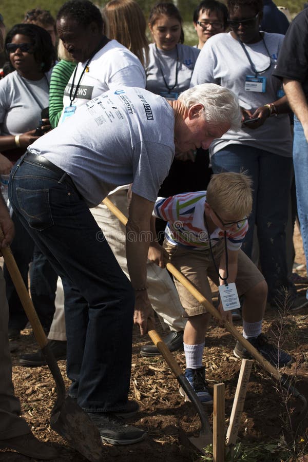 United States President Bill Clinton Digging stock photography United States President Bill Clinton Digging stock photography