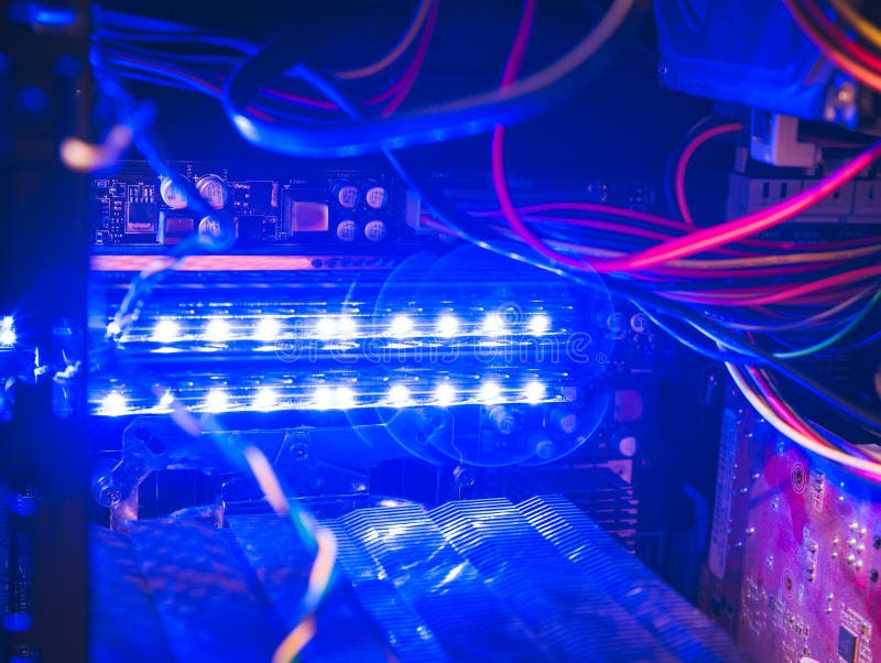 Unité centrale de traitement avec le blockchain d'inscription La chaîne de bloc est une base de données répartie qui maintient un image stock Unité centrale de traitement avec le blockchain d'inscription La chaîne de bloc est une base de données répartie qui maintient un image stock
