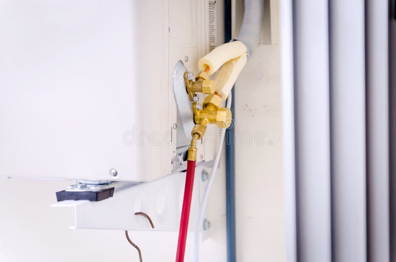 Download Unité Extérieure De Recharge De Point D'état Réfrigérant D'air Image stock - Image du condensateur, extérieur: 76080157