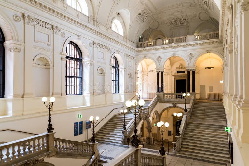 phd law vienna