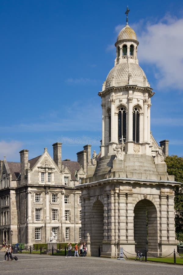 Université de trinité campanile dublin l'irlande photographie stock libre de droits Université de trinité campanile dublin l'irlande photographie stock libre de droits