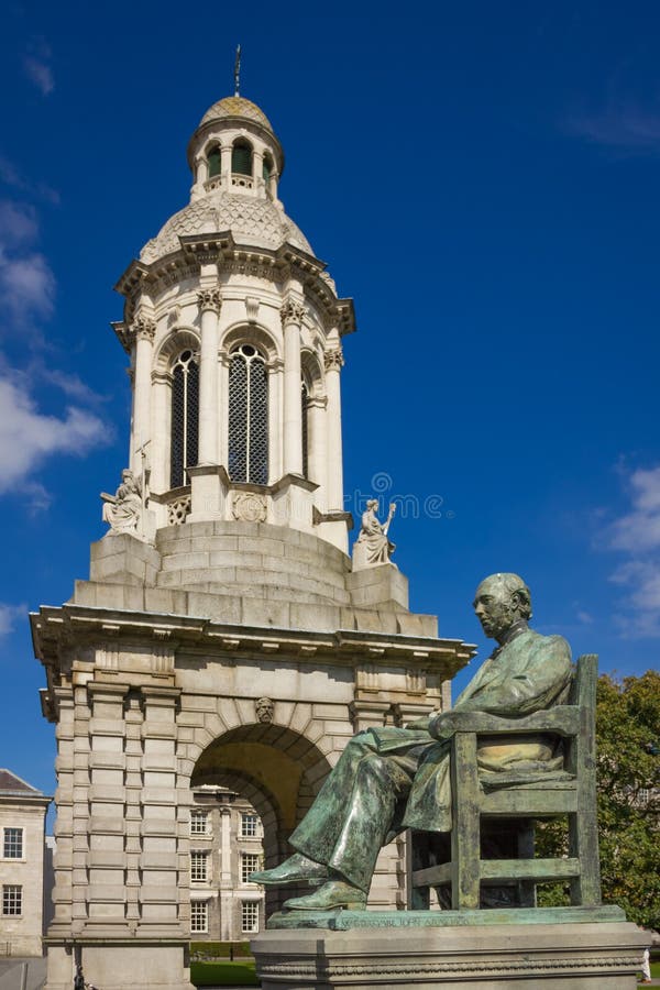 Université de trinité campanile dublin l'irlande photos stock Université de trinité campanile dublin l'irlande photos stock