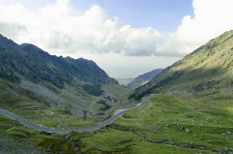 Uno De Los Caminos Más Hermosos De La Montaña Del Mundo Localizado