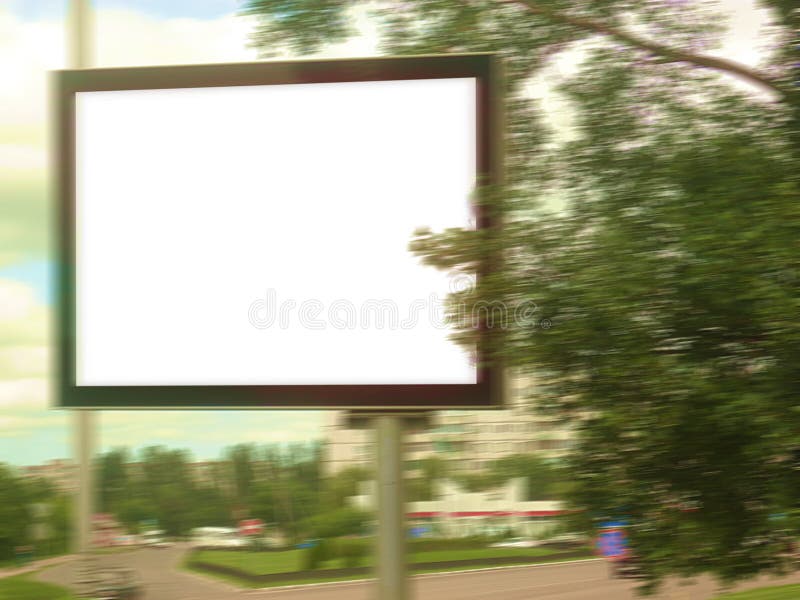 Unscharfes Bild Leere weiße Anschlagtafel auf einer Straße lizenzfreies stockfoto
