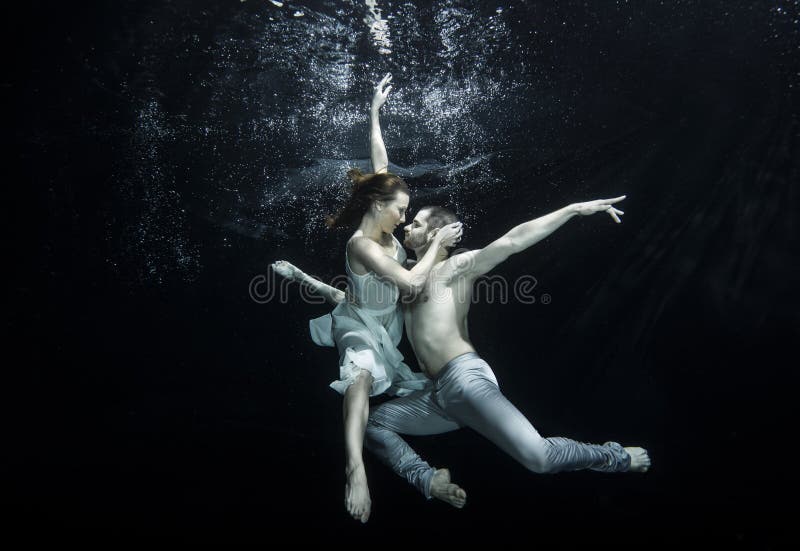 Unterwasserballetttänzer lizenzfreie stockfotografie Unterwasserballetttänzer lizenzfreie stockfotografie
