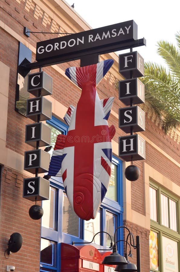Unterzeichnen Sie außerhalb Gordon Ramsay-` s Fische und Chips Restaurants lizenzfreies stockfoto Unterzeichnen Sie außerhalb Gordon Ramsay-` s Fische und Chips Restaurants lizenzfreies stockfoto