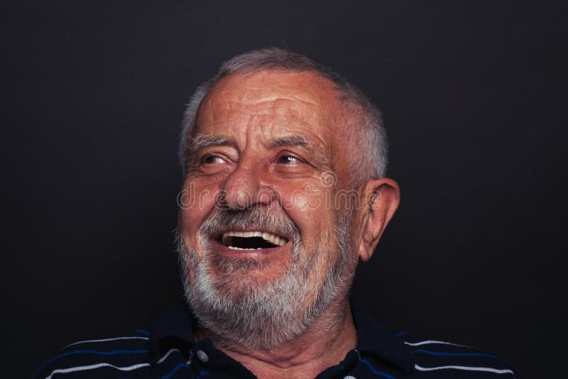 Uomo anziano di risata 2 fotografia stock libera da diritti Uomo anziano di risata 2 fotografia stock libera da diritti