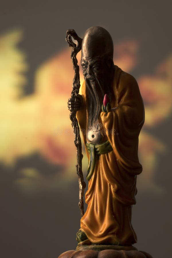 Uomo anziano saggio con la barba lunga fotografie stock