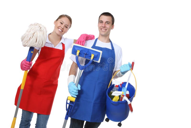 Uomo e donna attraenti di pulizia