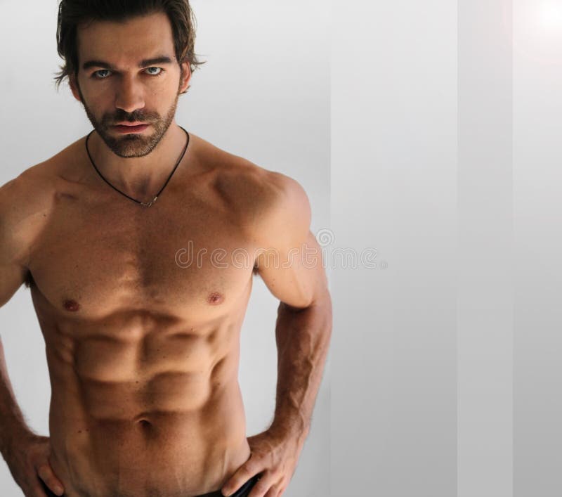 Uomo senza camicia sexy fotografia stock Uomo senza camicia sexy fotografia stock