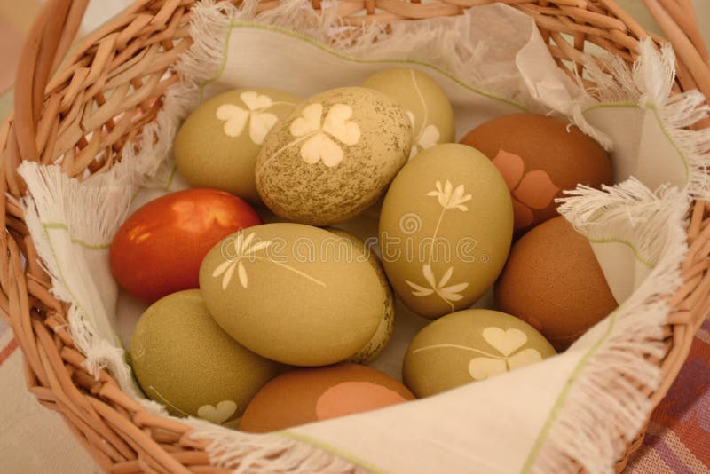 Uova di Pasqua con un bello modello fotografia stock Uova di Pasqua con un bello modello fotografia stock