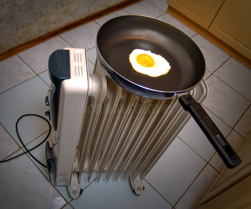 Uova su una vaschetta di frittura