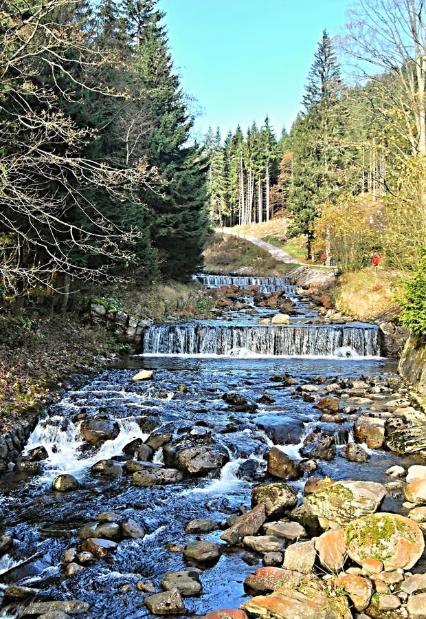 Upa rzeka nad Pec strąk Snezkou w Krkonose górach