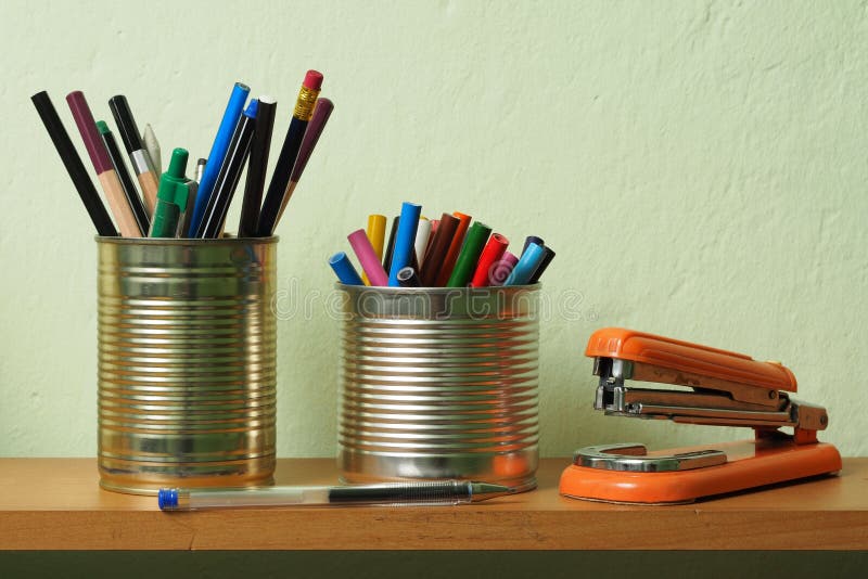 Upcycling, Writing Accessories in Tin Can