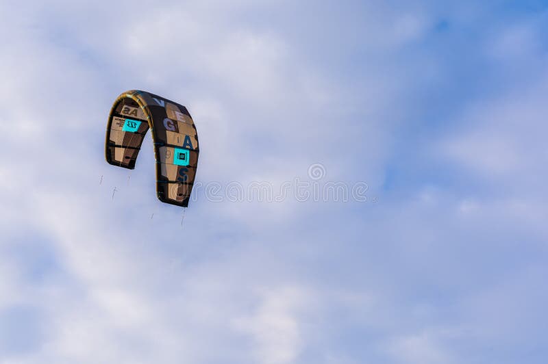 Uppblåsbar drake för drakeC-Shape framkant - produktion norr Kiteboarding, modell arkivbild Uppblåsbar drake för drakeC-Shape framkant - produktion norr Kiteboarding, modell arkivbild
