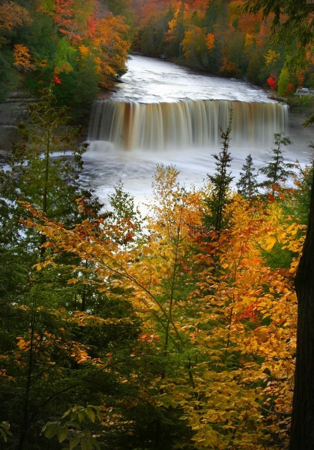 Upper Tahquamenon falls