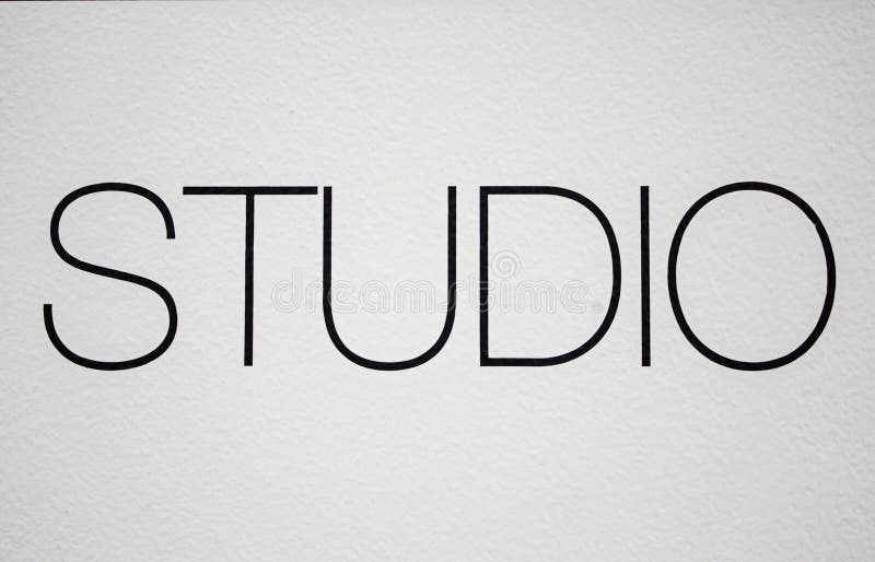 Txt studio. Studio надпись. Студия слово. Надпись Studio красивым шрифтом. Студия слово логотип.