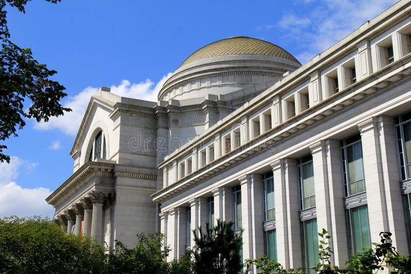Ursnygg sikt av yttre arkitektur, nationellt museum av naturhistoria, Washington, DC, 2017 arkivfoton Ursnygg sikt av yttre arkitektur, nationellt museum av naturhistoria, Washington, DC, 2017 arkivfoton