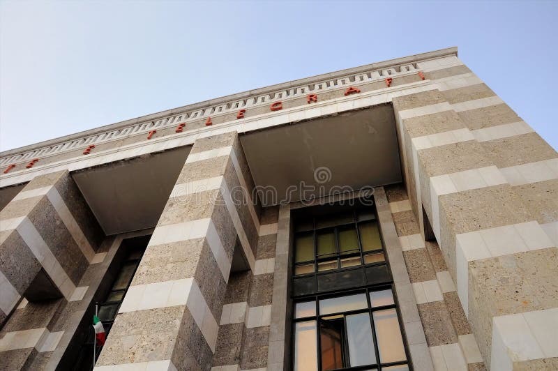 Urząd publiczny poczta i telegraf Brescia, Włochy Architektura ` 30s obraz royalty free Urząd publiczny poczta i telegraf Brescia, Włochy Architektura ` 30s obraz royalty free