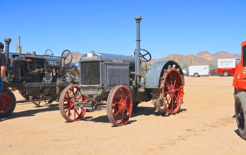 USA: Antique Tractor: 1923 McCormick-Deering 10-12 Editorial Stock Photo - Image of machine, grille: 40203888 Usa: Antique Tractor: 1923 Mccormick-Deering 10-12 Editorial Stock Photo - Image Of Machine, Grille: 40203888
